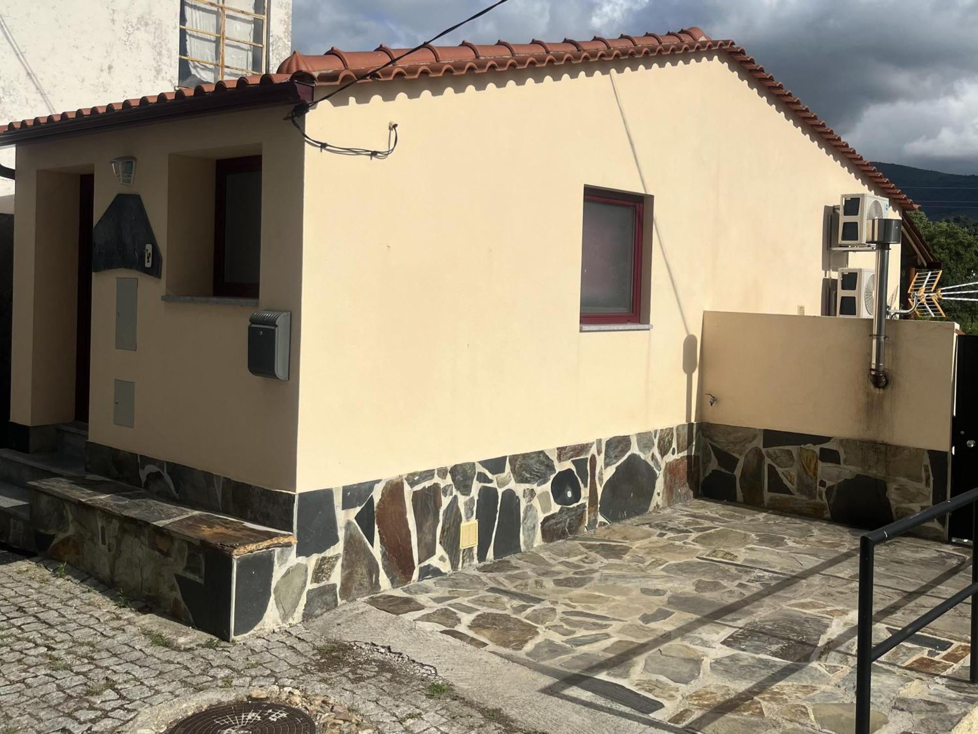 A Pequena Casa Coja Central Portugal Mountains Exterior photo